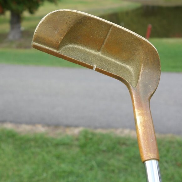 Vintage TNT 802 Right Handed Putter with Golf Pride Traction Action Grip - Picture 14 of 16